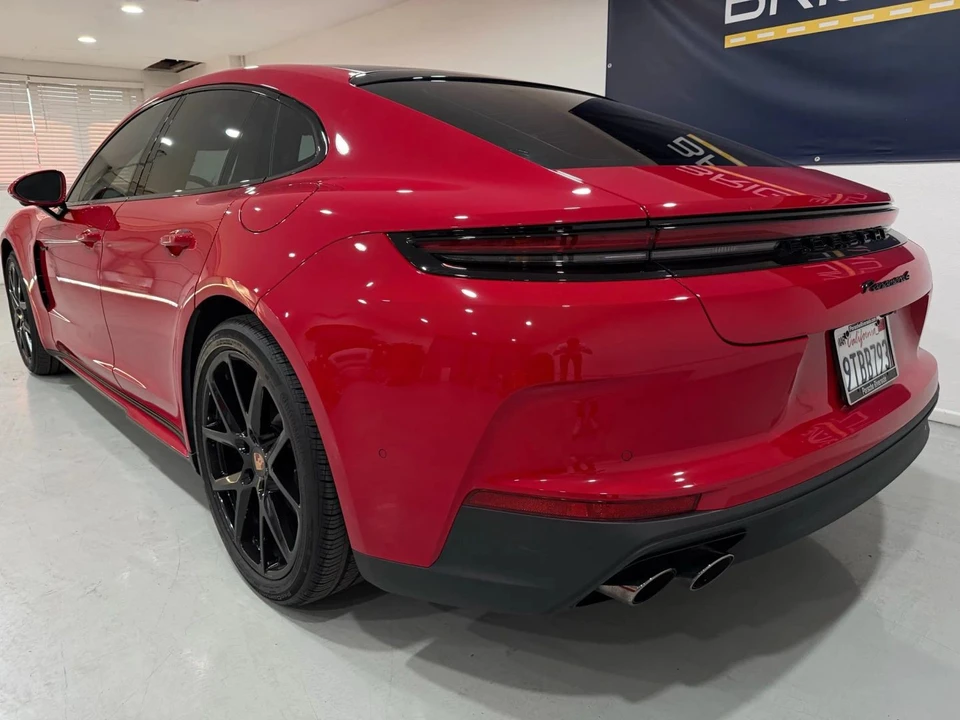 2025 Porsche 976 Panamera - Image 4 of 17