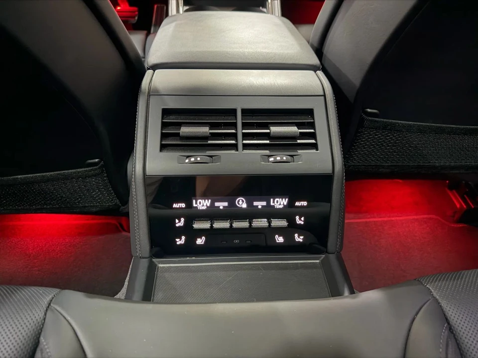 2025 Porsche 976 Panamera - Image 9 of 17