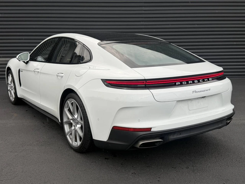 2025 Porsche 976 Panamera - Image 3 of 5