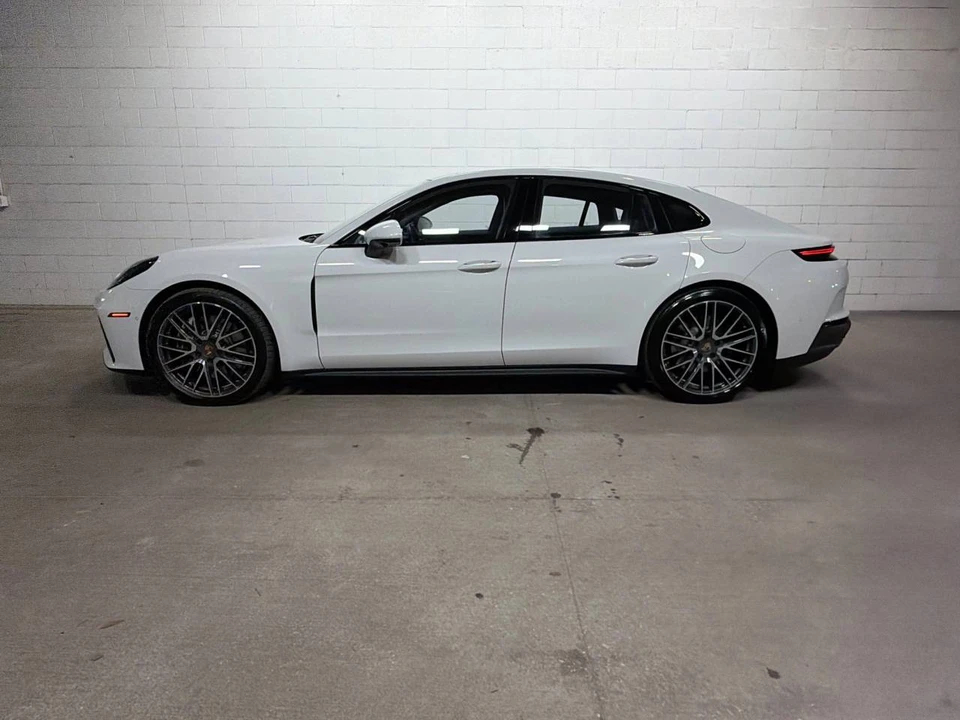 2025 Porsche 976 Panamera - Image 2 of 4