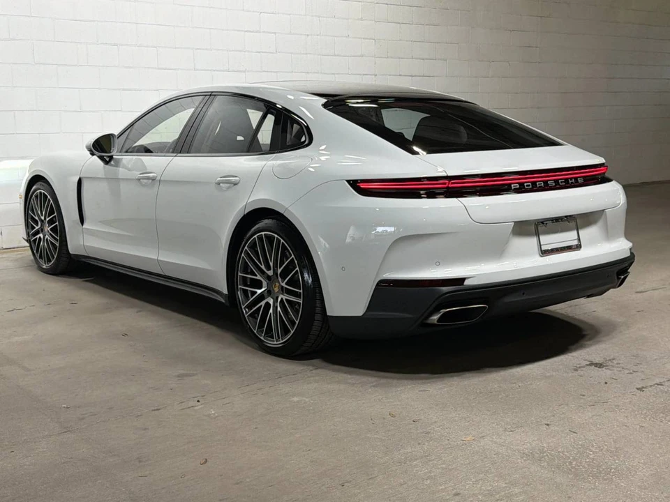 2025 Porsche 976 Panamera - Image 3 of 4