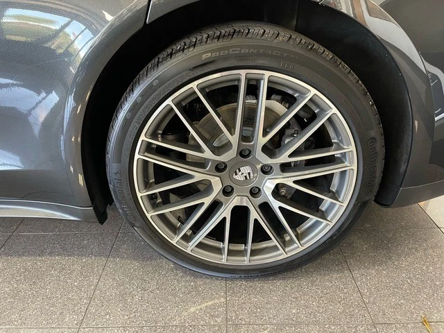 2025 Porsche 976 Panamera - Image 21 of 31