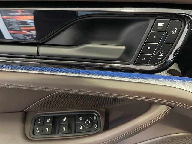 2025 Porsche 976 Panamera - Image 23 of 31