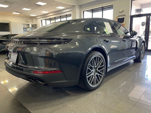 2025 Porsche 976 Panamera - Image 5 of 31