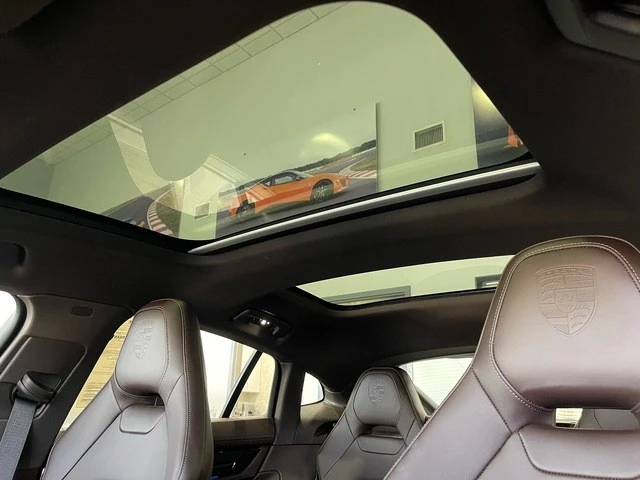 2025 Porsche 976 Panamera - Image 30 of 31