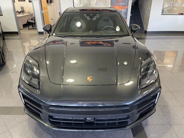 2025 Porsche 976 Panamera - Image 9 of 31