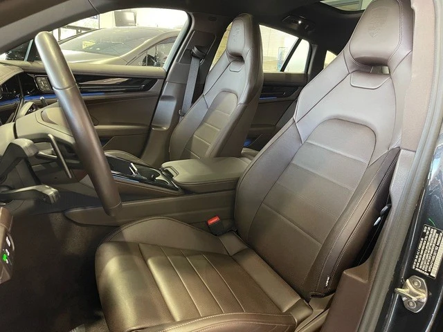 2025 Porsche 976 Panamera - Image 25 of 31