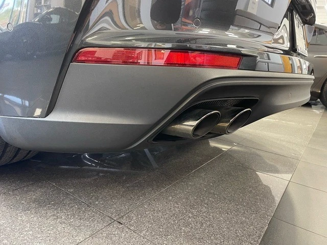 2025 Porsche 976 Panamera - Image 16 of 31