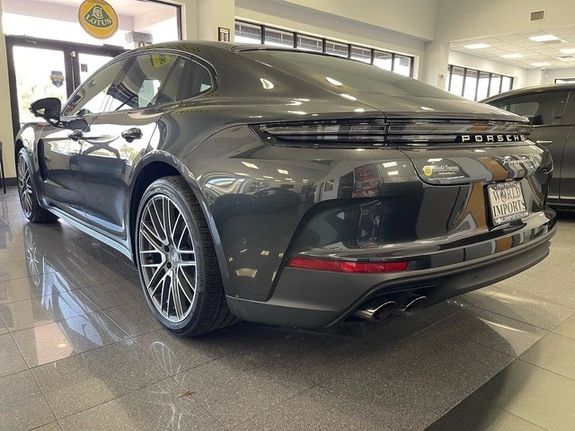 2025 Porsche 976 Panamera - Image 3 of 31