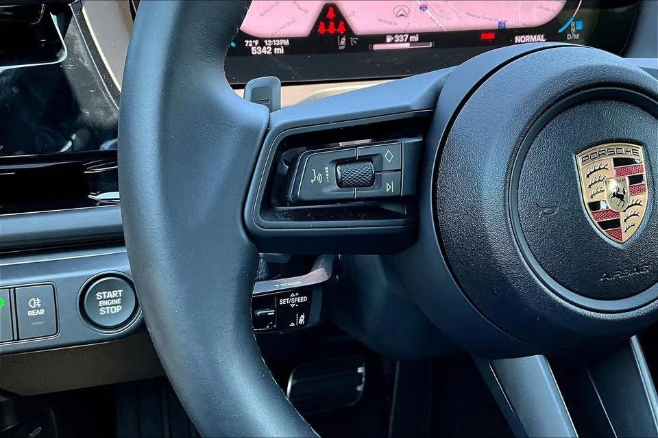 2025 Porsche 976 Panamera - Image 6 of 10