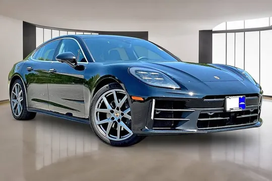 2025 Porsche Panamera 4