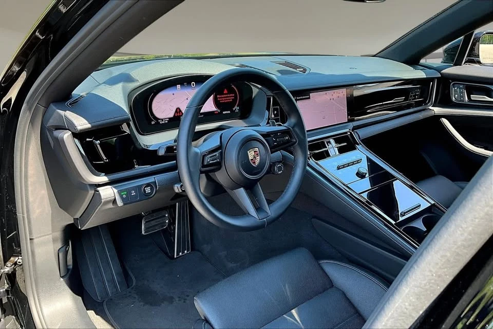 2025 Porsche 976 Panamera - Image 8 of 10