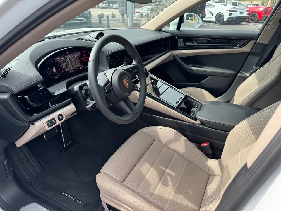 2025 Porsche 976 Panamera - Image 2 of 6