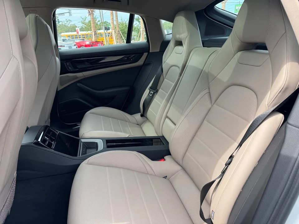 2025 Porsche 976 Panamera - Image 4 of 6