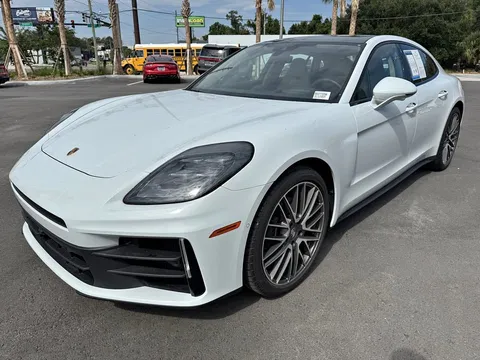 2025 Porsche Panamera 4
