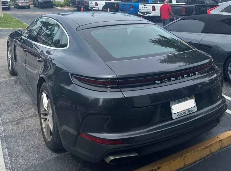 2025 Porsche 976 Panamera - Image 4 of 5