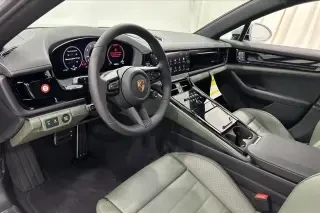 2025 Porsche 976 Panamera - Image 4 of 4