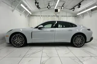 2025 Porsche 976 Panamera - Image 2 of 4