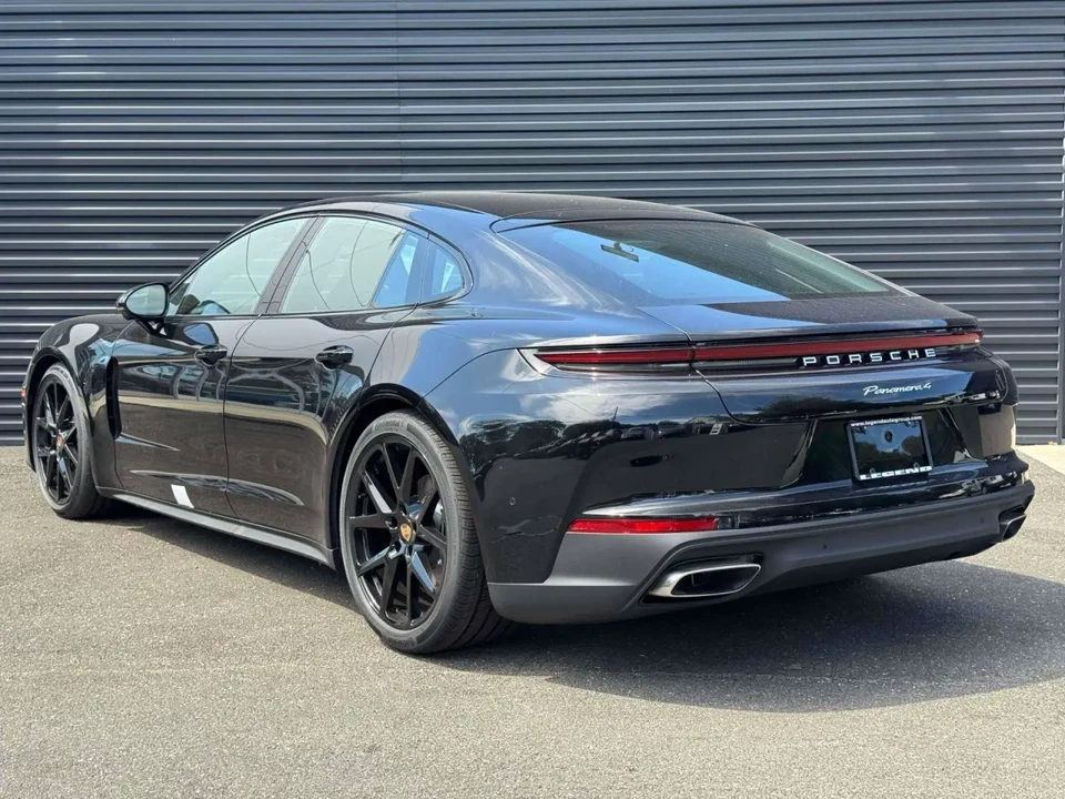 2025 Porsche 976 Panamera - Image 3 of 7