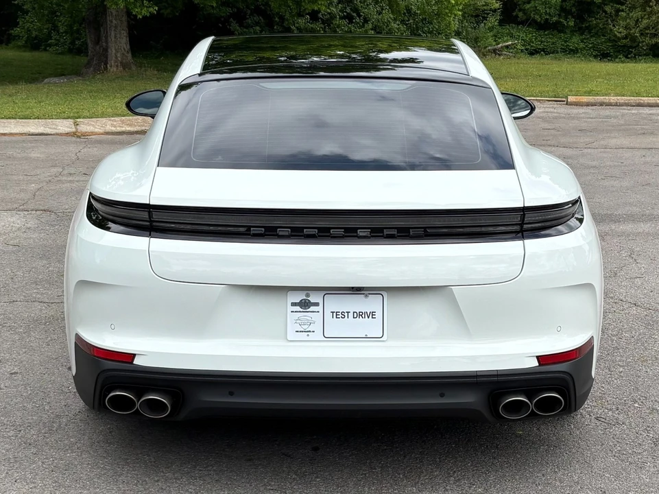 2025 Porsche 976 Panamera - Image 6 of 31