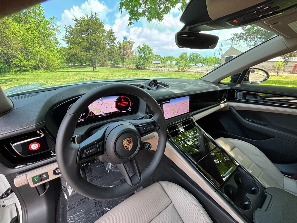 2025 Porsche 976 Panamera - Image 10 of 31