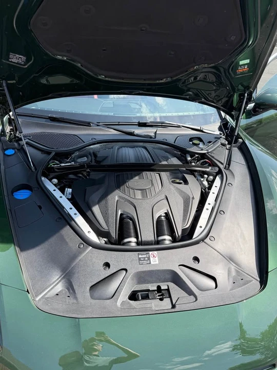 2025 Porsche 976 Panamera - Image 15 of 17