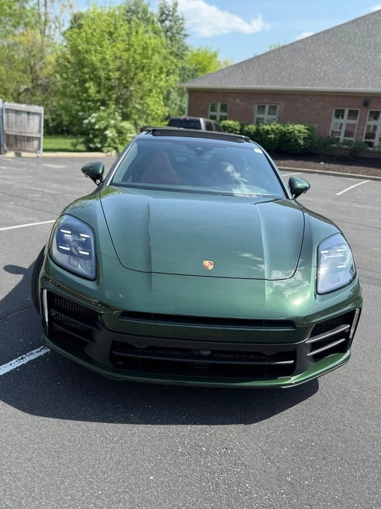 2025 Porsche 976 Panamera - Image 2 of 17