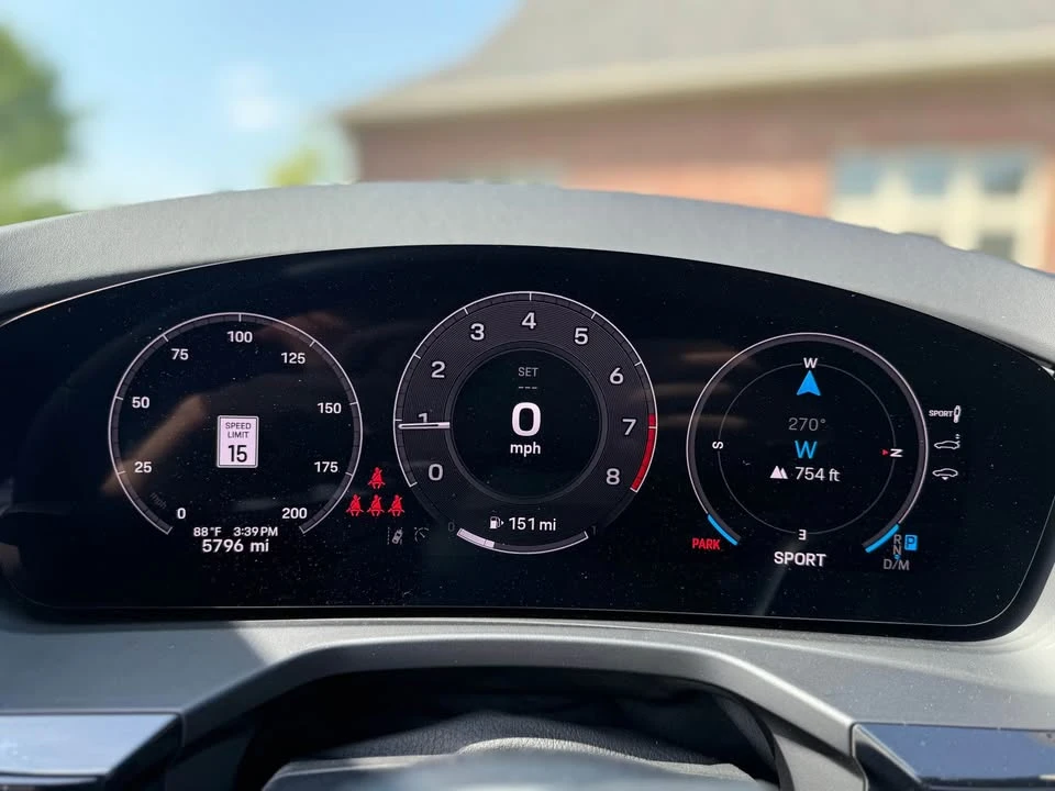 2025 Porsche 976 Panamera - Image 14 of 17