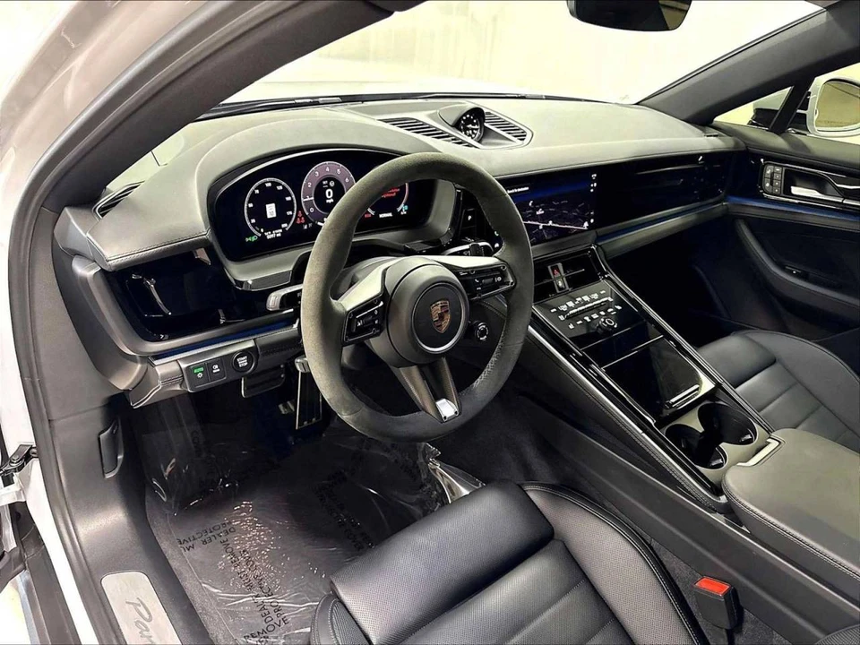 2025 Porsche 976 Panamera - Image 4 of 5