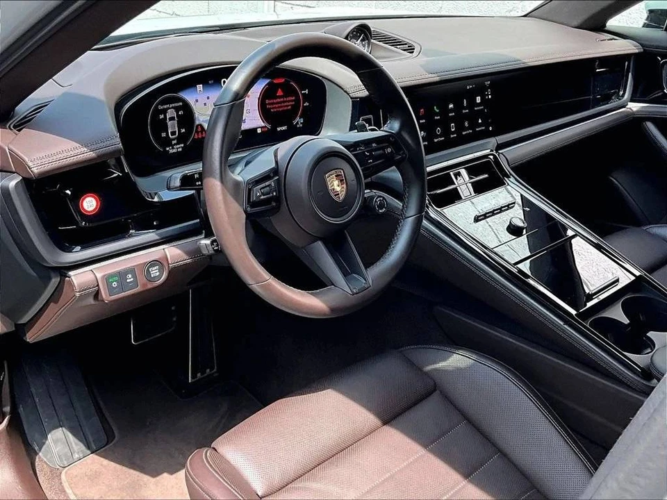2025 Porsche 976 Panamera - Image 4 of 4
