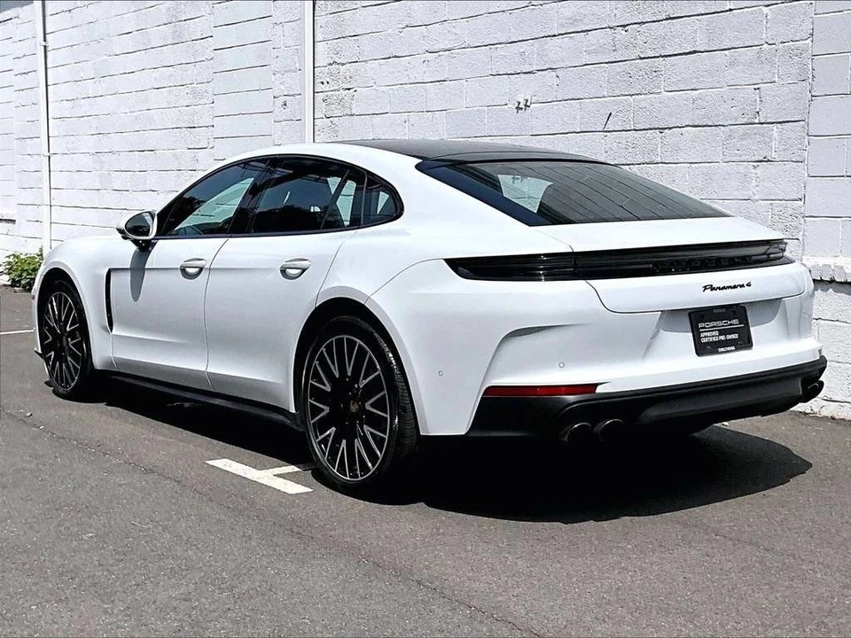 2025 Porsche 976 Panamera - Image 3 of 4