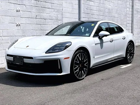 2025 Porsche Panamera 4