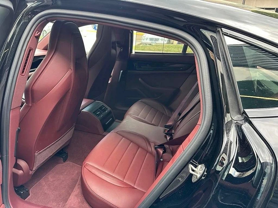 2025 Porsche 976 Panamera - Image 4 of 5