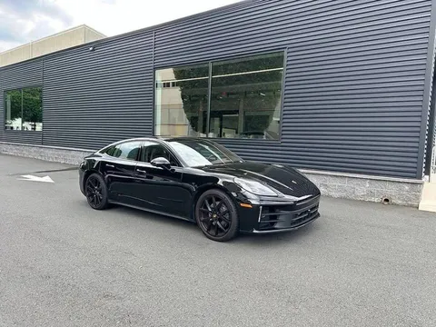 2025 Porsche Panamera 4