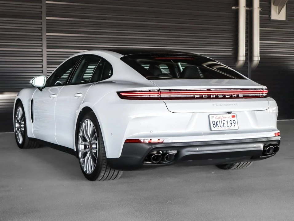 2025 Porsche 976 Panamera - Image 3 of 5
