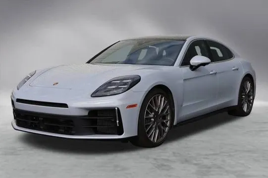 2025 Porsche Panamera 4