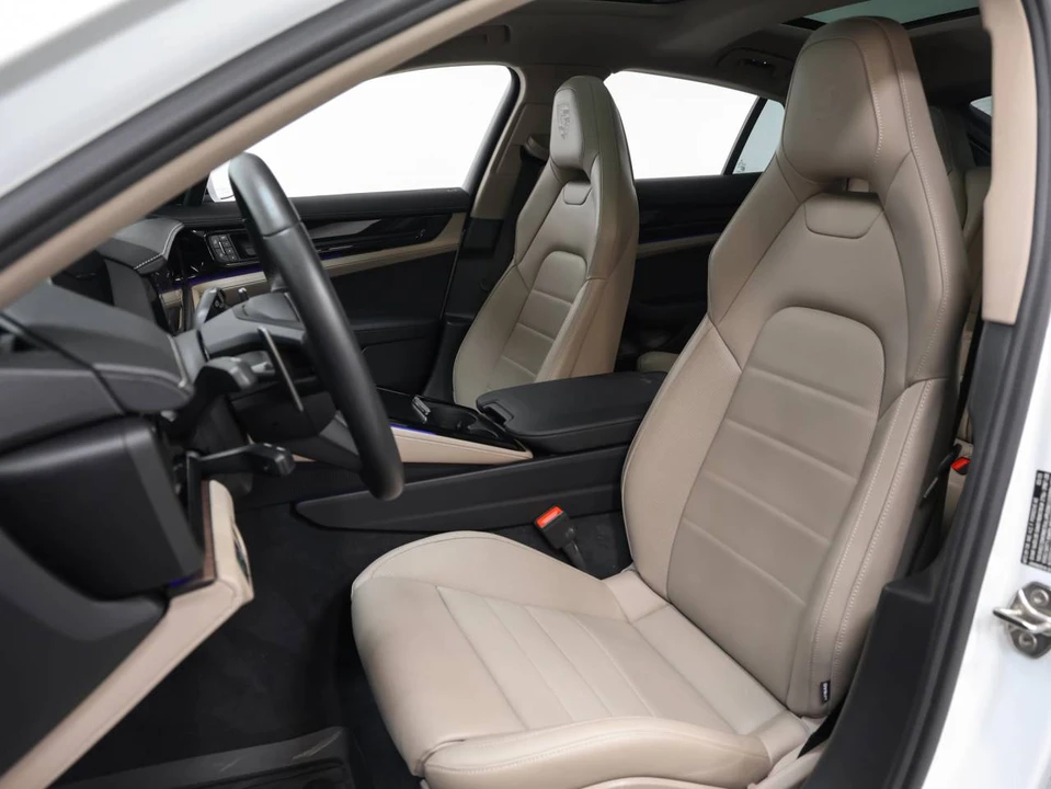 2025 Porsche 976 Panamera - Image 5 of 5