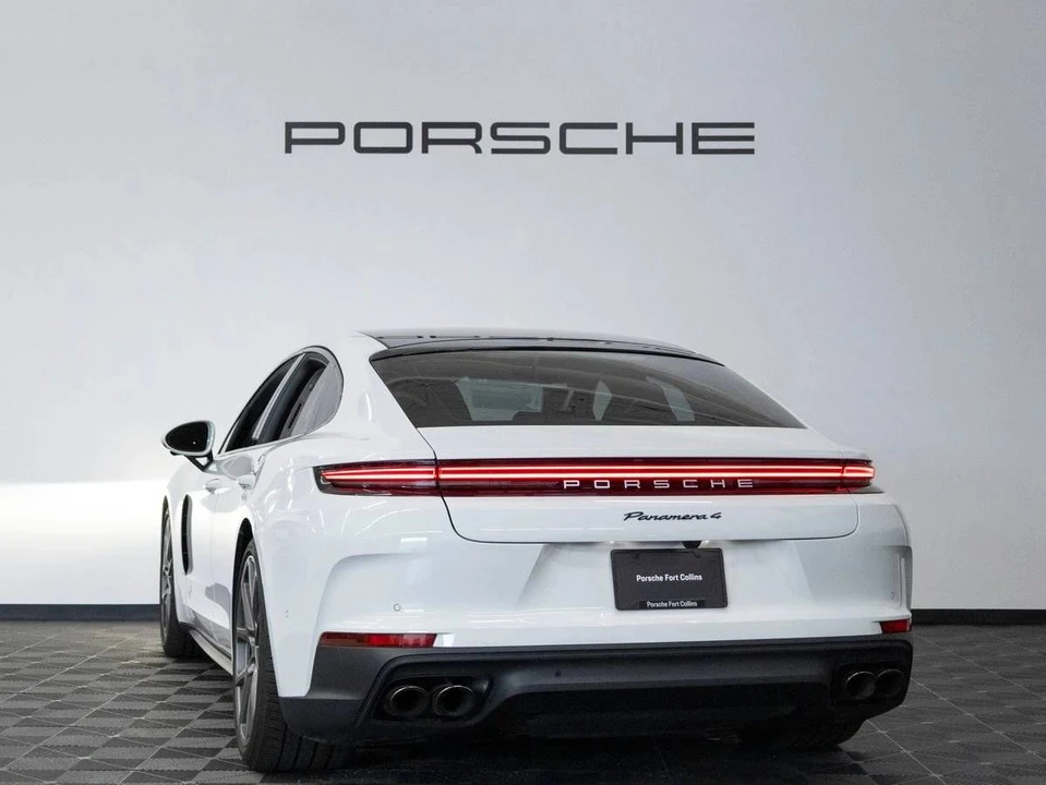 2025 Porsche 976 Panamera - Image 3 of 4