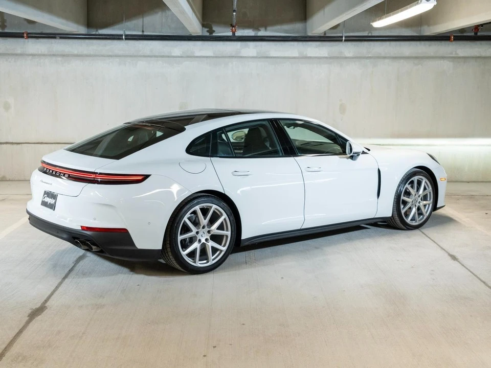 2025 Porsche 976 Panamera - Image 10 of 31