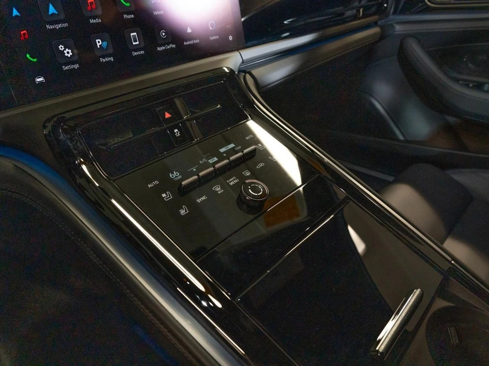 2025 Porsche 976 Panamera - Image 23 of 31