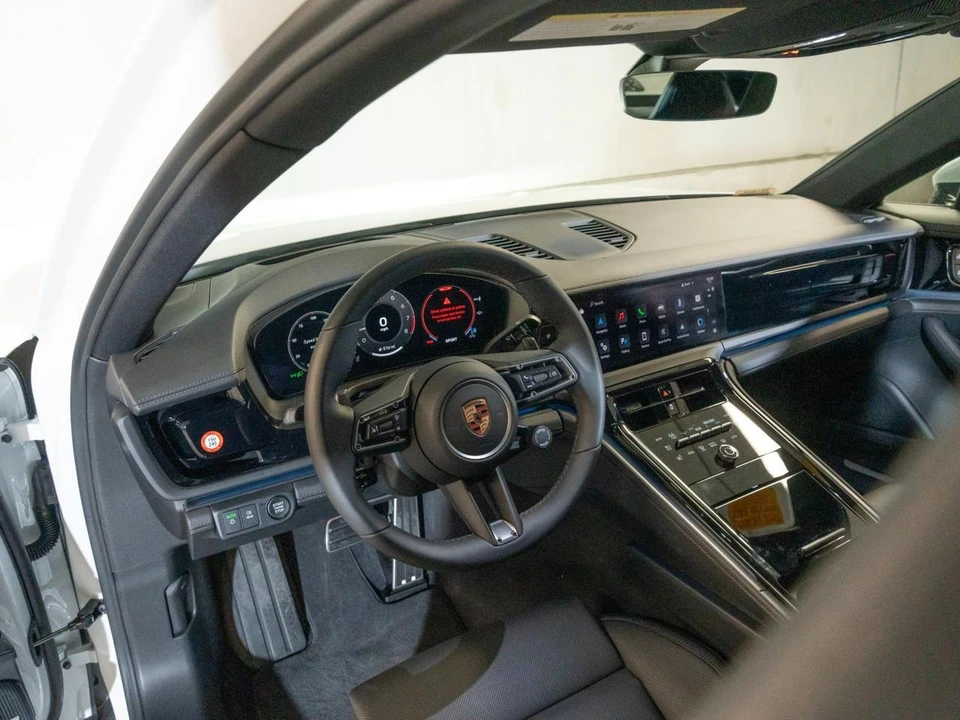 2025 Porsche 976 Panamera - Image 5 of 31