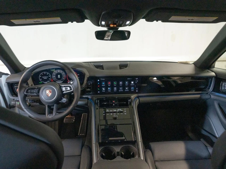 2025 Porsche 976 Panamera - Image 30 of 31