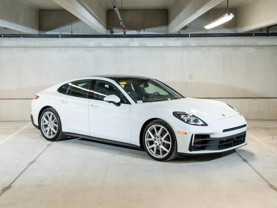 2025 Porsche 976 Panamera - Image 8 of 31