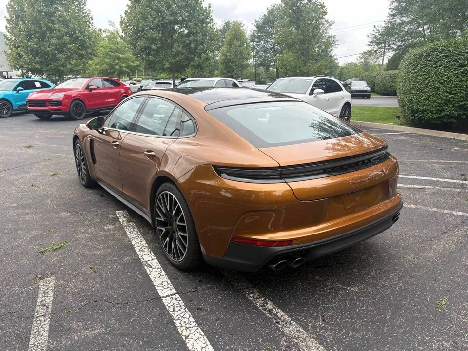 2025 Porsche 976 Panamera - Image 3 of 4