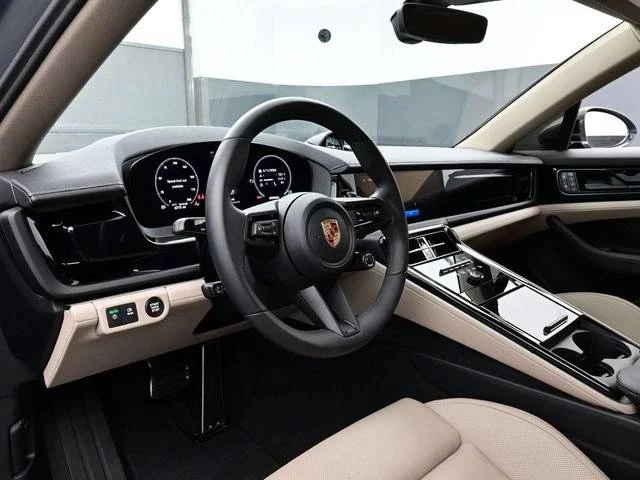 2025 Porsche 976 Panamera - Image 4 of 5