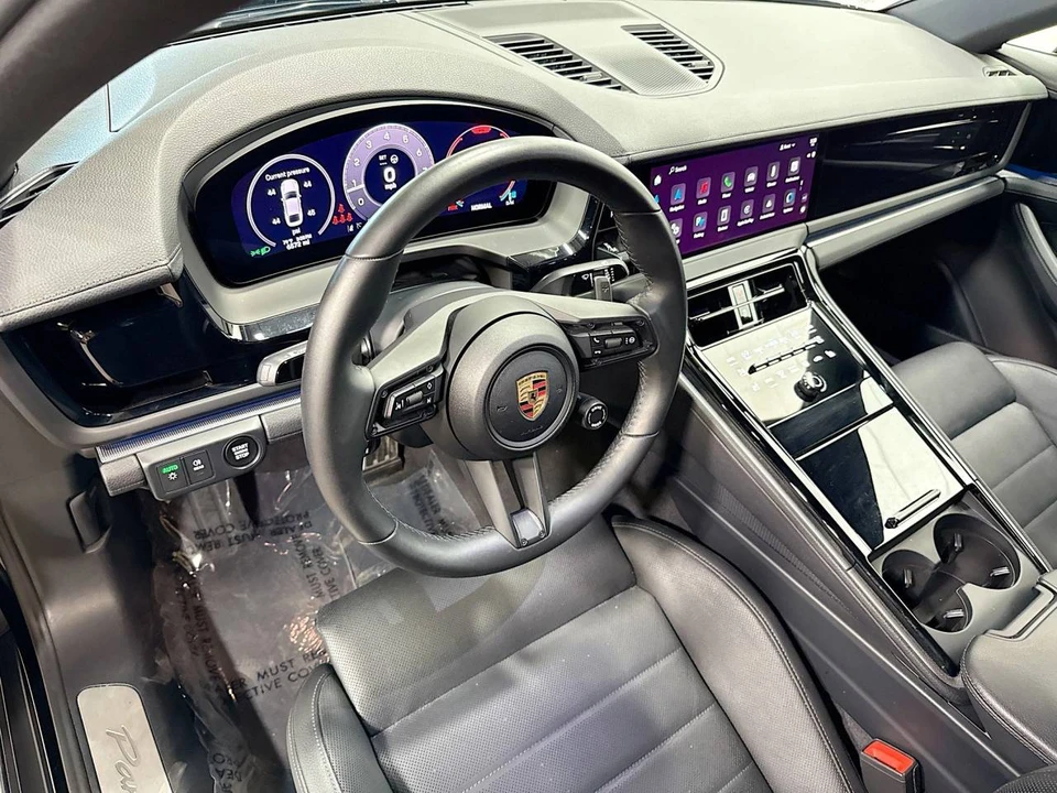 2025 Porsche 976 Panamera - Image 4 of 5