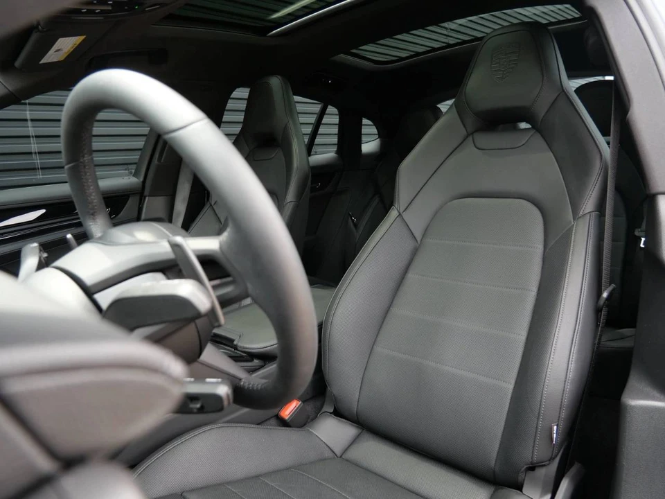 2025 Porsche 976 Panamera - Image 5 of 5