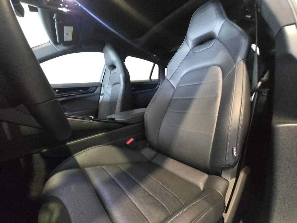 2025 Porsche 976 Panamera - Image 5 of 5