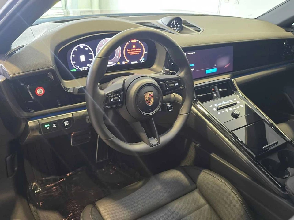 2025 Porsche 976 Panamera - Image 4 of 5