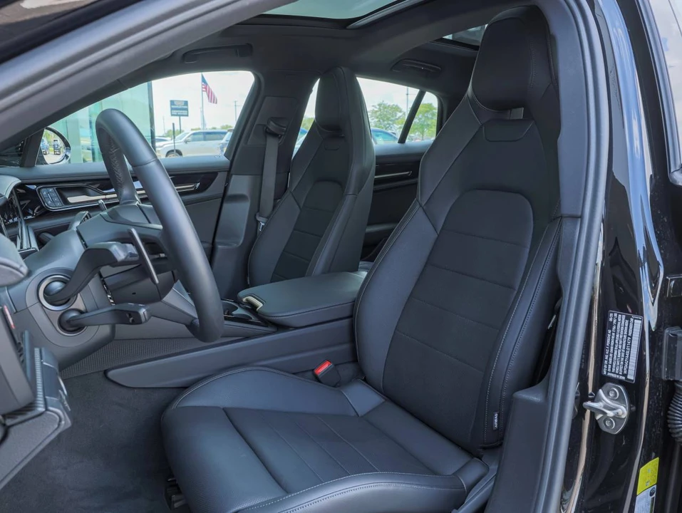 2025 Porsche 976 Panamera - Image 5 of 5